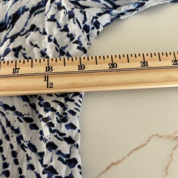 Soft Surroundings Shirt SZM Graphic Print Tunic Beaded V-neck Tie Front - Picture 9 of 10